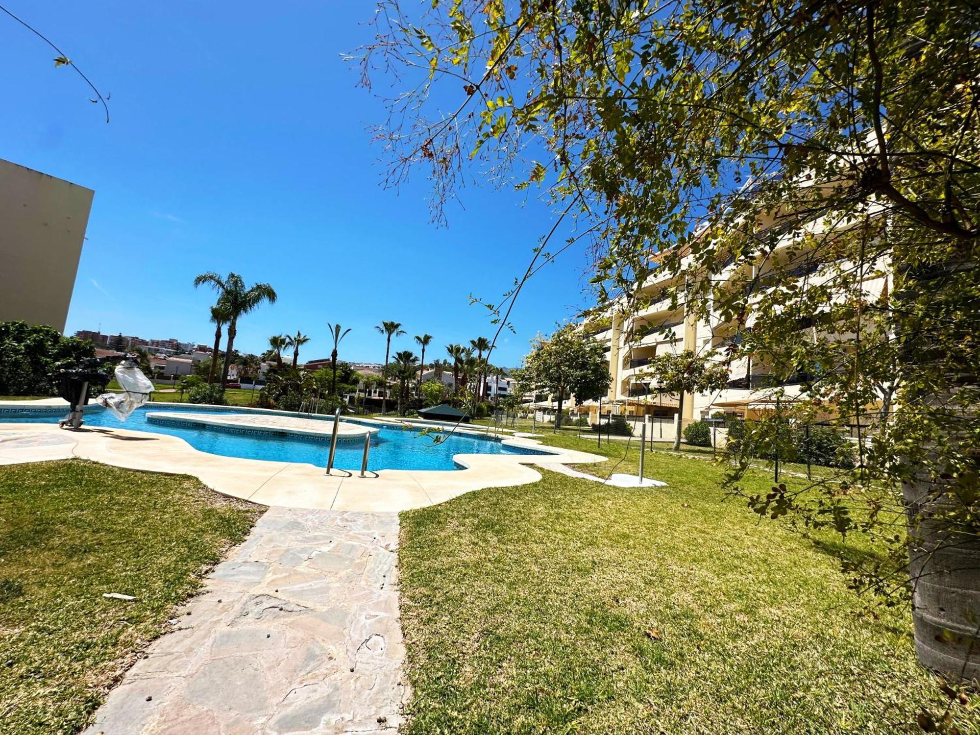 Bri - Amplio Con Terraza, Piscina, Tenis, Padel, Playa A 5 Minutos * Torremolinos